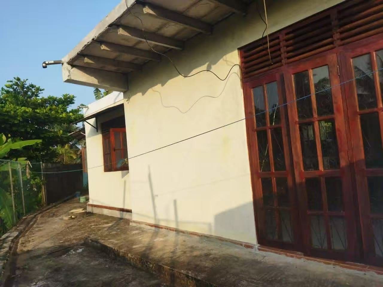 ලක්ශ  150 නිවසක් විකිණීමට - KOLONNAWA