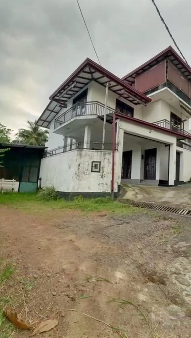 කොට්ටාවෙන් කොට්ටාව නගරයට ඉතා ආසන්නයෙන් පිහිටි වටිනා නිවසක් විකිණීමට (කාමර 4)